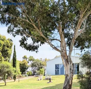 Hilltop Riverview Retreat - Image 4