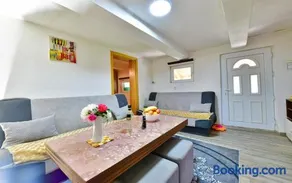 House Luna - Image 4