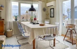 3 Bedroom Cozy Apartment In Myklebost - Image 4