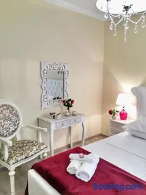 Alexandra΄s Liston Suite - Image 2