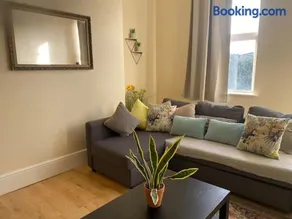 Large Bright apartment - Image 1