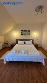 Cosy bedroom for 2 with Balcony in a Family Villa - Image 1
