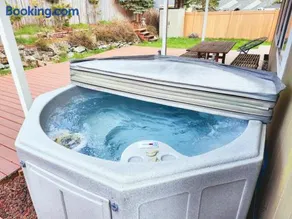 Cozy and Relaxing Private Getaway Full Amenities - Image 3