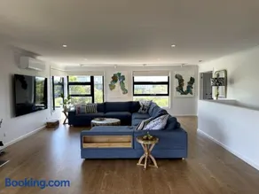 The Superior Holiday Home - Image 4