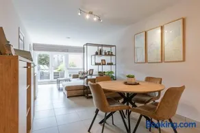 Elegant Seaside Apartment in Blankenberge - Image 4