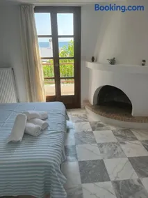 The Studio Apartment at Aegean House - Image 4