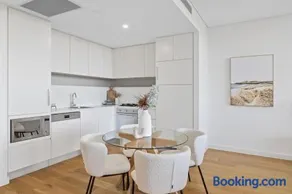 Macquarie Park 2BR Resort style Apt - Image 2