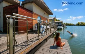 Sunset view Housboat with sundeck,AC&Heating - Image 1