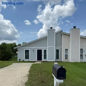 Cozy 2BR Hideaway - I Heart Jacksonville - Image 2