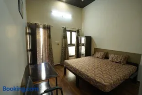 Room in Haldwani with private Kitchen & Bath - Image 1