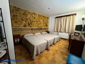 Hostal Todolella - Image 4