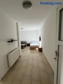 Helle 1 Zimmer Wohnung - Image 3
