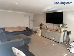 Spacious modern detached house in eye near A140 in the town centre - Image 3