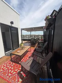 Oakville Townhouse Amazing Rooftop - Image 4