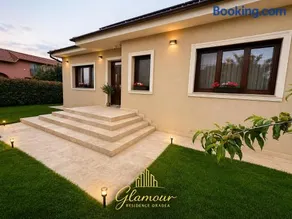 Glamour Residence Oradea - Modern Suite with Parking - Image 1