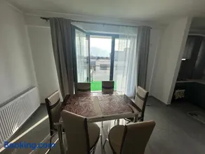 Luxury 2 Bedrooms Apartment - Image 2
