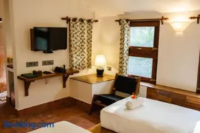 Riverside Springs Resort - Image 2