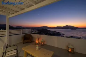 Lorenzo Studios and Suites Paros - Image 1