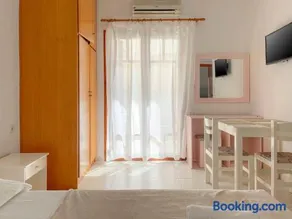 Galatas studio 3, ideal for solo travellers, 750m from the beach - Image 3