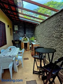 Recanto de Itaipava - casa com forno de pizza a lenha, churrasqueira, pet friendly, equipada para até 6 pessoas, em meio à Natureza e próxima ao centro do bairro - Image 5