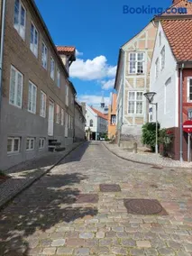 Hyggelig lejlighed i baggård - Image 1
