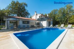 Villa Stepančić - large garden and heated pool - Image 2