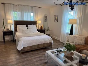 Tranquil Suite Studio - Image 2