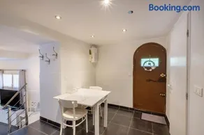 Bas de villa, piscine, 3 étoiles - Image 4