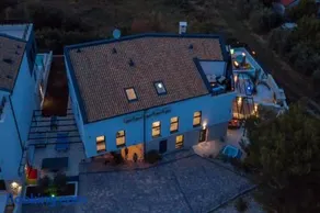 Seaside Spa & Villa - Image 2