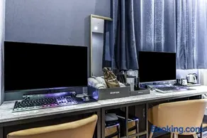 Triple 8 Hotel - Image 5