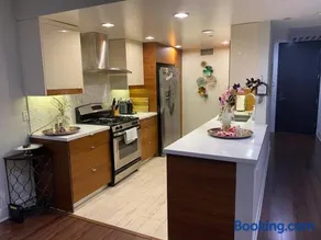Glendale Americana 2 Bedroom 2 Bathroom Condo - Image 1