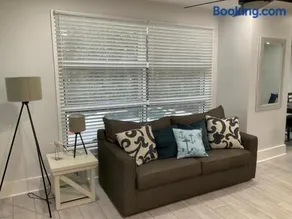 Cozy Coastal Retreat N Lake Ontario Sleeps 8 - Image 3