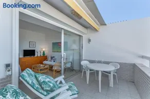 Appartement de vacances avec terrasse et internet haut débit | Vue plage | À côté de la plage - Image 2