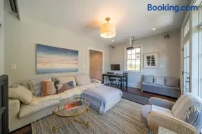 The Walton House - historic 3bd 2 5ba with parking - Image 1
