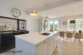 5 Bed in Mundesley oc-2189 - Image 2