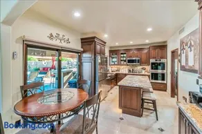 Family Home Vacation Retreat Glendale AZ - Image 1