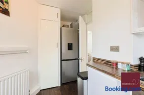 Teddington One Bedroom Flat Parking - Image 5