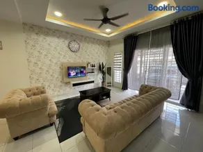 De’ Nuhir Homestay Teluk Senangin - Image 2