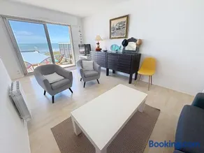 Appartement en bord de mer avec terrasse et parking - FR-1-361-85 - Image 1