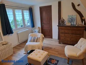BERNAY Chambre avec Salon, salle d'eau privative et entrée indépendante - Image 3