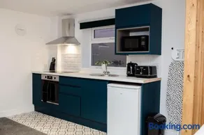 Stylish Studio with Parking in Doncaster - Image 2