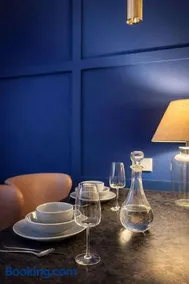 The Plaza, King 1 Bedroom Suite by The Hive WA1 - Image 2