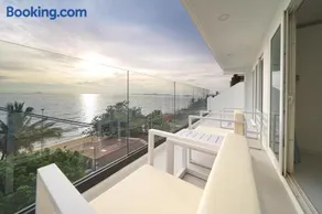 Surf Beach House Pool Villa - Image 2