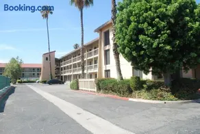 Heritage Inn San Bernardino - Image 2