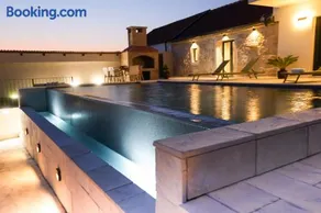 Newly built Villa MarVista with 4 bedrooms,infinity pool & stunning sea and mountain views - Image 5