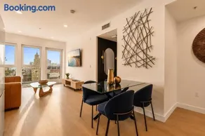 The Clocktower Retreat - Designer 2BR 2BA - Image 3