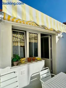 Au Coin Fleuri - Image 3