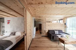 Ansitz Velseck-Residence Hotel - Image 2