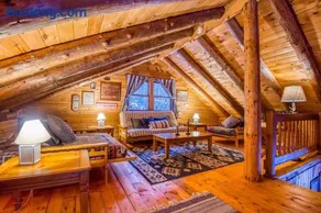 Family-Focused & Pet-Friendly Log Cabin with 4BR 2BA Sleeps 10 - Image 3