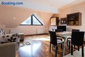 Sia Mountain Apartment - Image 2
